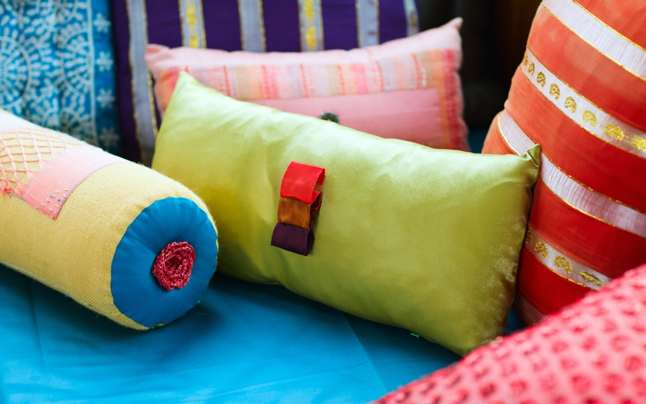 Печать на подушках в Москве - цена подушек со своим принтом в интернет-магазине PinkBus